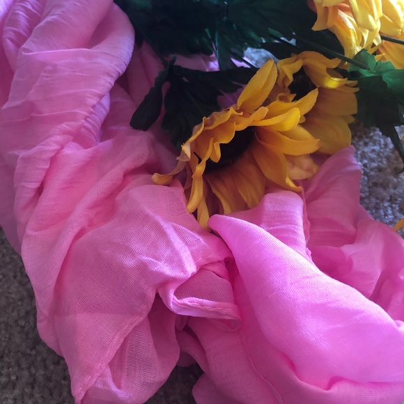 Pink Lightweight Scarf Shawl Sarong - Picture 2 of 3